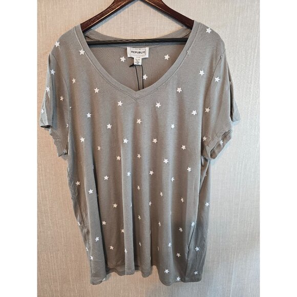 For The Republic Grey Star Print V-Neck Short Sleeve Top Size 2X Cotton/Modal Bl - Picture 1 of 14